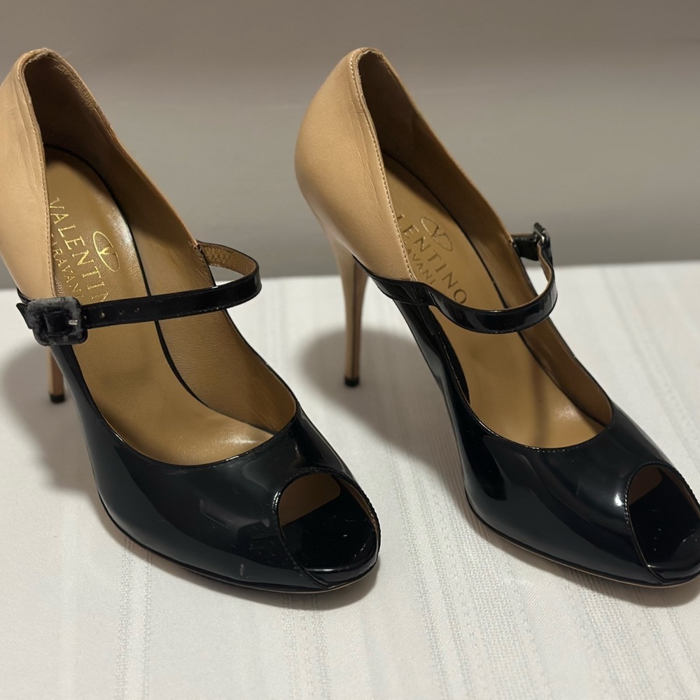 Valentino peep toe heels size 39.5